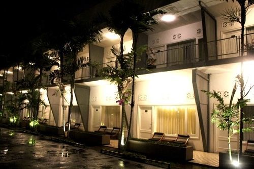 丹绒广场酒店 Prigen 外观 照片